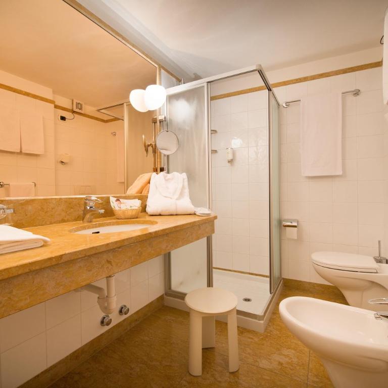 Hotel Baita Montana - Camera Matrimoniale/Doppia con Letti Singoli - 1