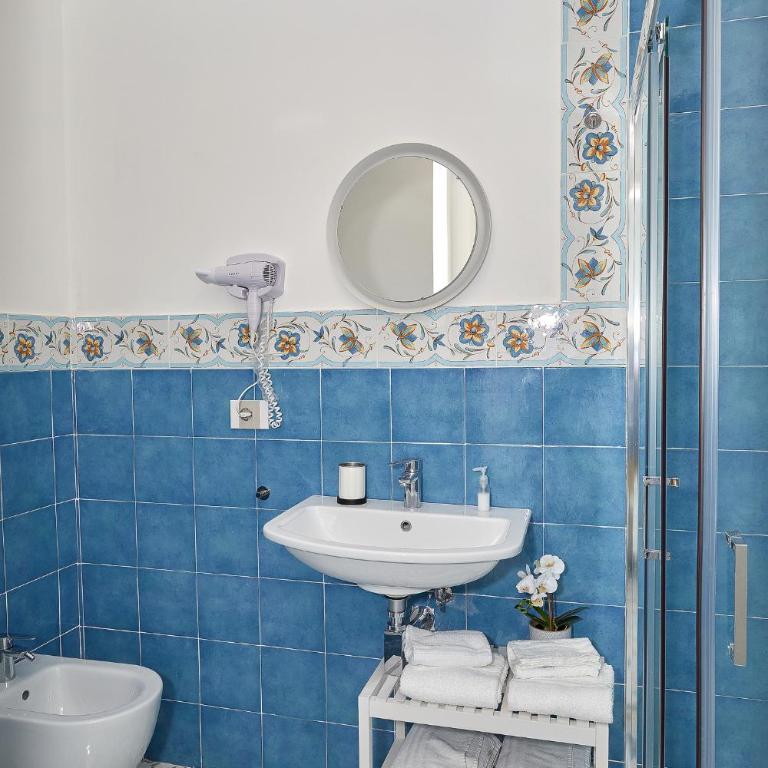 Malafemmena Guest House - Camera Deluxe Matrimoniale con Vista Mare - 4