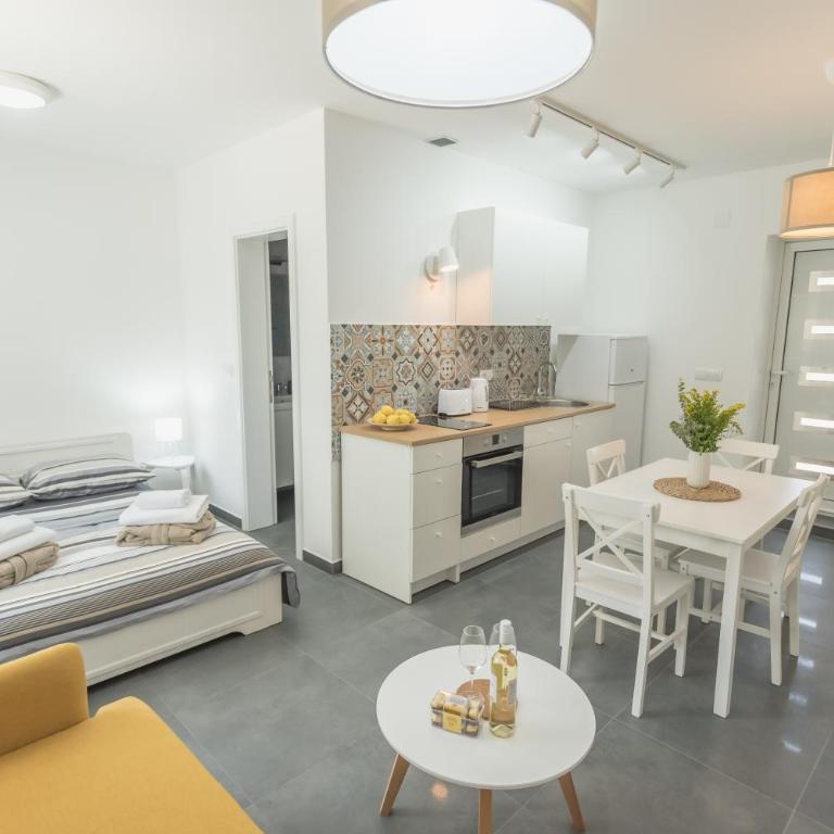 Vila Pobeda - Studio - 7