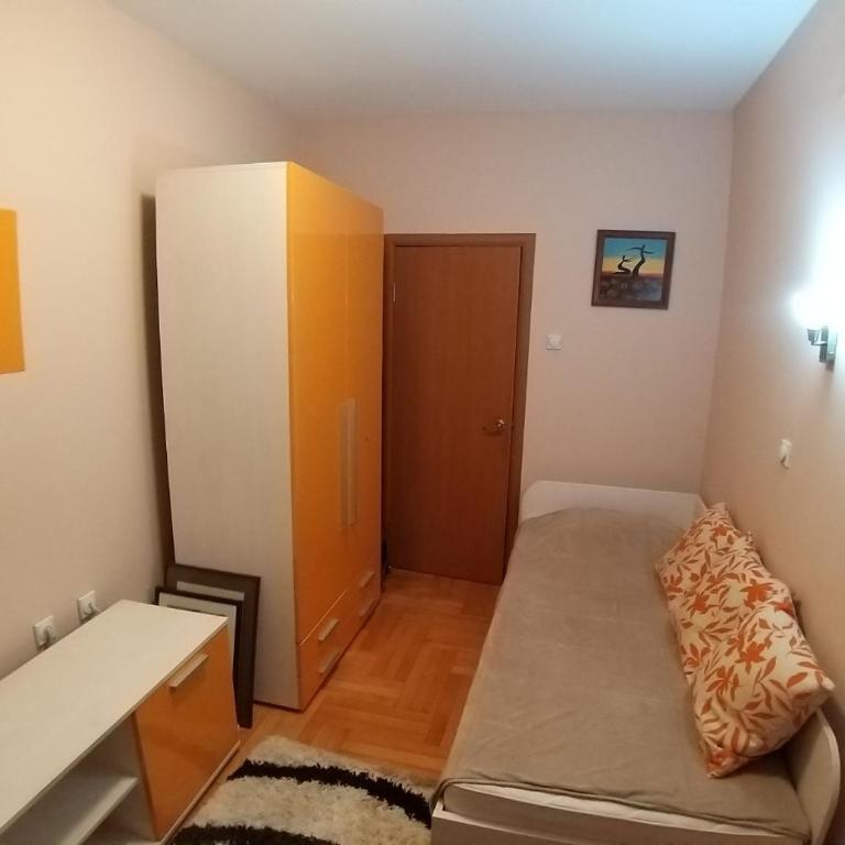 Brown Apartment - Niš Center - Three-Bedroom Apartment - 6