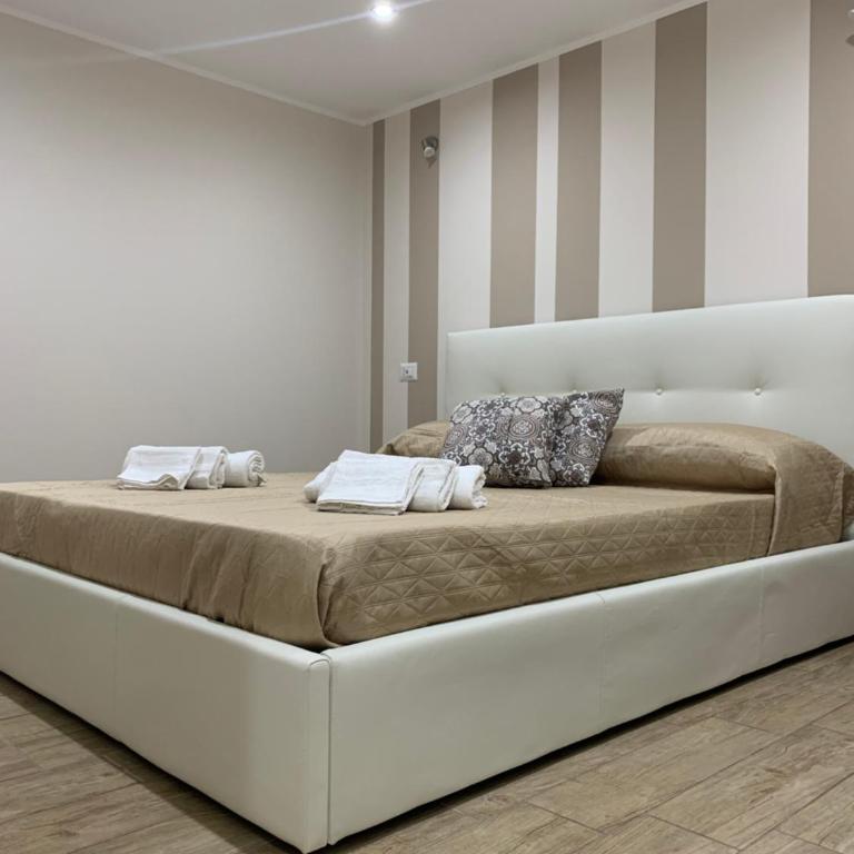 Sole & Luna - Two-Bedroom House - 9