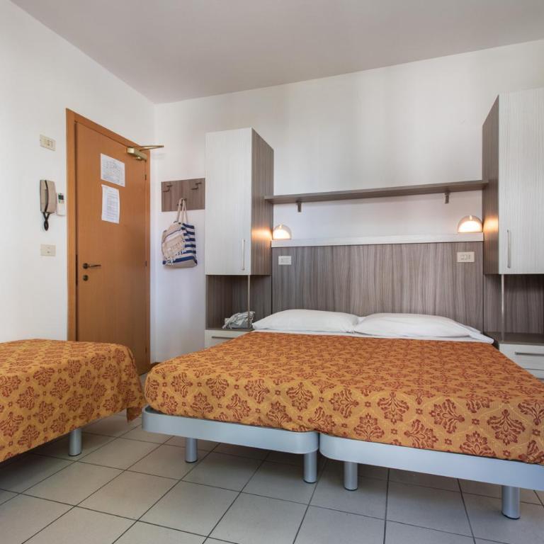 Hotel Consul - Family Hotel - Triple Room - 8