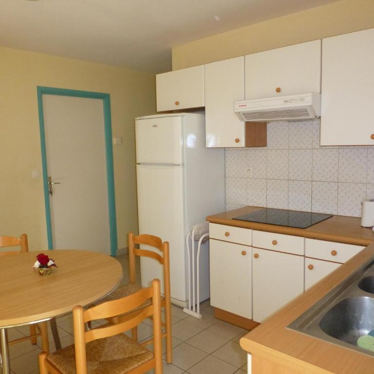 Chambre meublée en duplex indépendante - Grande Chambre Simple - 2