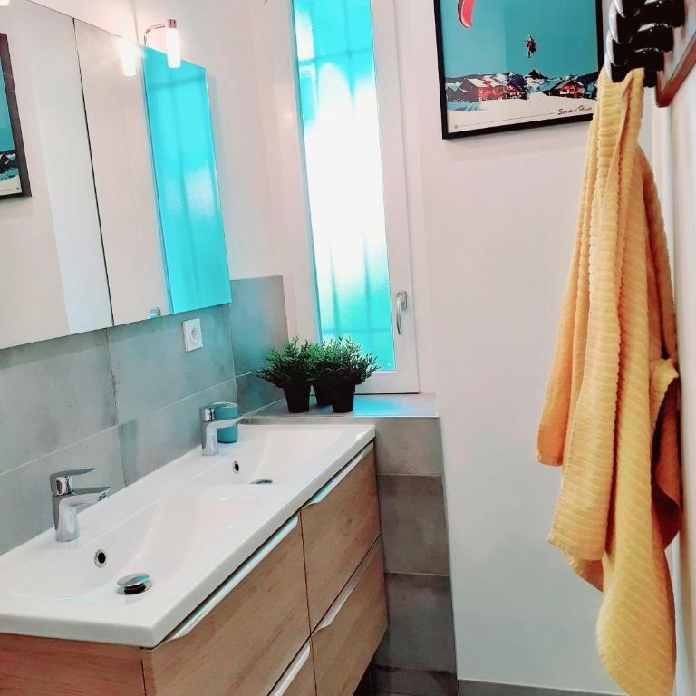 Esprit Bistrot / Rent4night Grenoble - Camera Deluxe - 26
