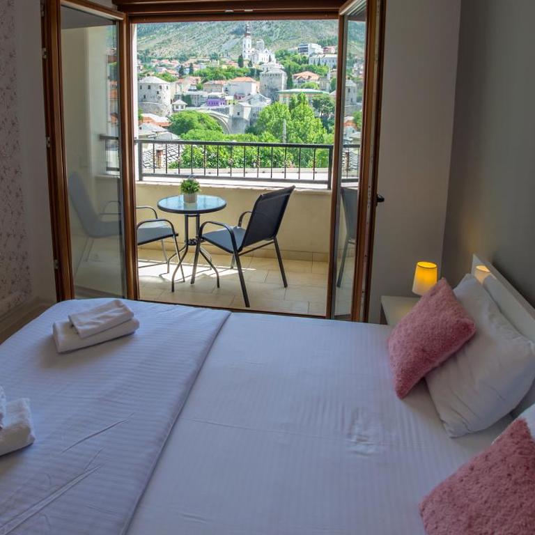 Apartment Light De Luxe - with Old Bridge view - Two-Bedroom Apartment with Balcony and City View - 11