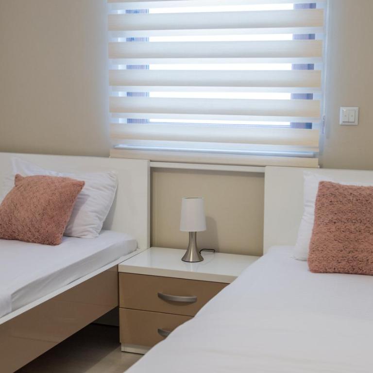 Apartment Light De Luxe - with Old Bridge view - Two-Bedroom Apartment with Balcony and City View - 40