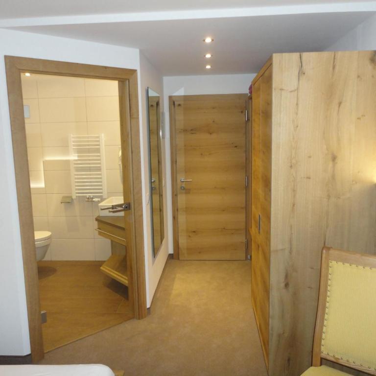 Hotel Gasthof Jäger Zillertal - Doppelzimmer mit Bergblick - 4
