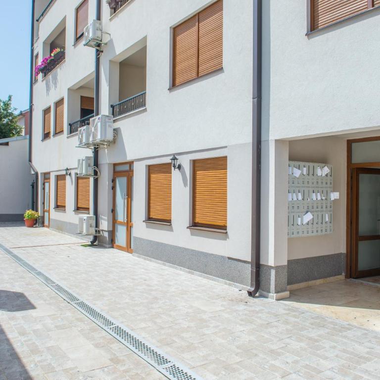 Apartment Light De Luxe - with Old Bridge view - Two-Bedroom Apartment with Balcony and City View - 42