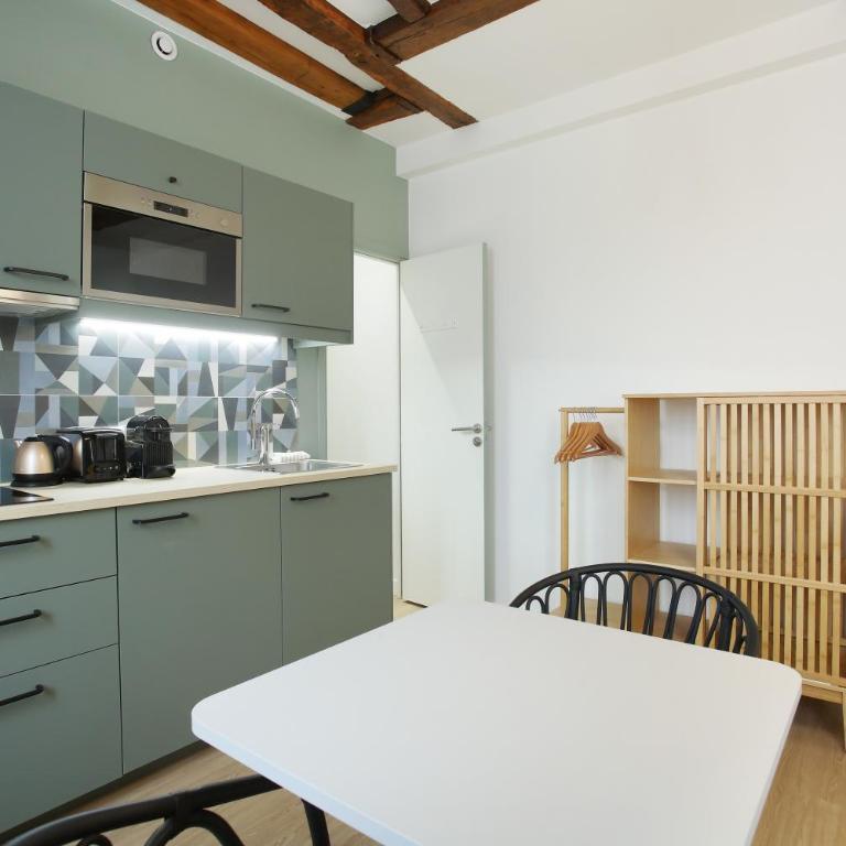 Rent a Room - Aparts CADET - Studio Supérieur - 3