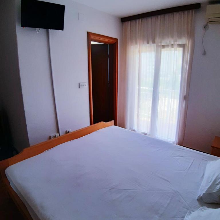 Apartments Parapid - Dvokrevetna Soba sa Bračnim Krevetom i Sopstvenim Kupatilom - 2