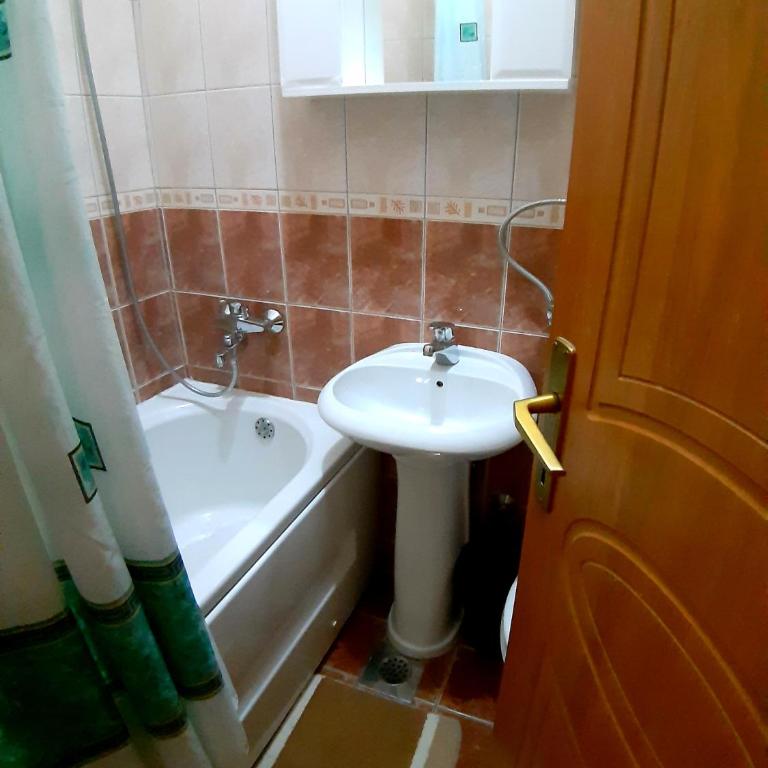 Apartments Parapid - Dvokrevetna Soba s Bračnim Krevetom i Sopstvenim Spoljnim Kupatilom - 1