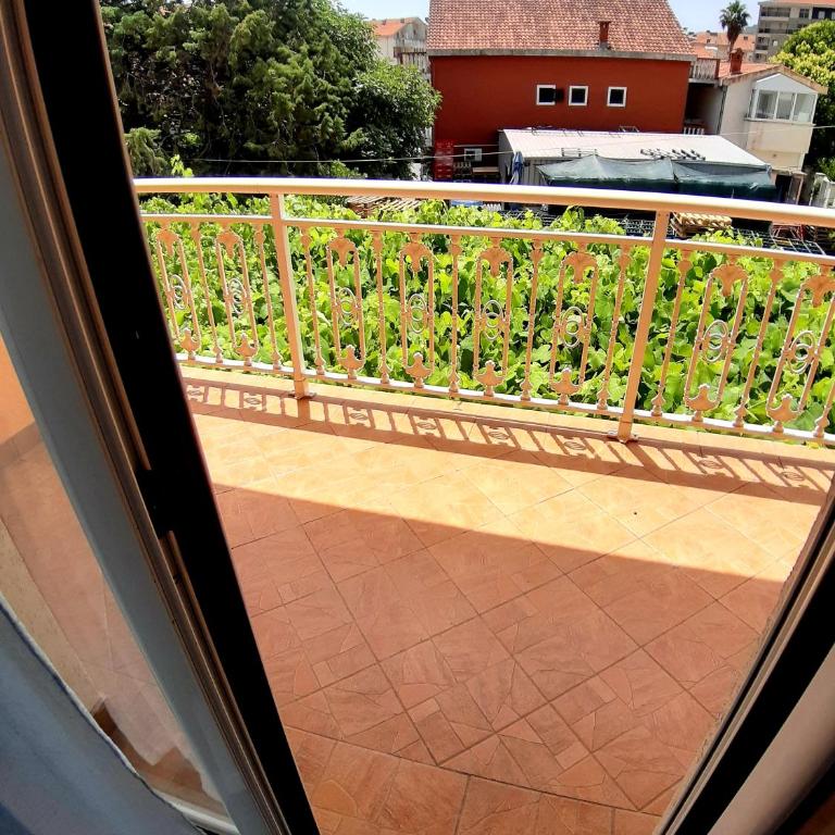 Apartments Parapid - Dvokrevetna Soba s Bračnim Krevetom i Sopstvenim Spoljnim Kupatilom - 6