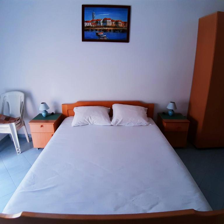 Apartments Parapid - Dvokrevetna Soba s Bračnim Krevetom i Sopstvenim Spoljnim Kupatilom - 8