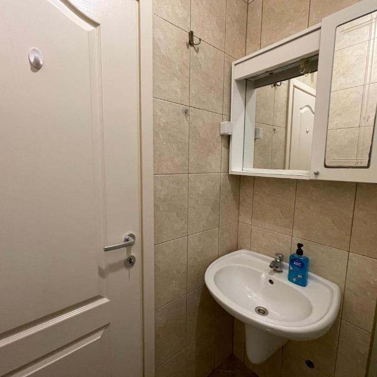 Apartment Zevs - One-Bedroom Apartment - 10