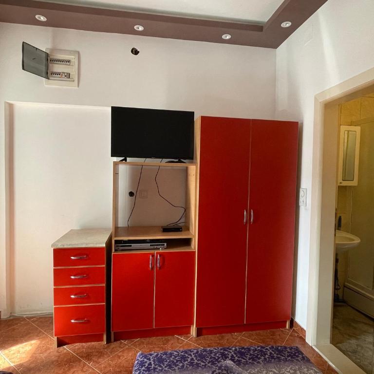 Apartment Zevs - One-Bedroom Apartment - 16