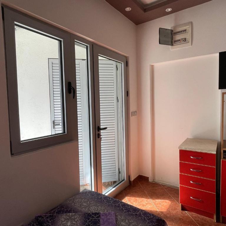 Apartment Zevs - One-Bedroom Apartment - 17