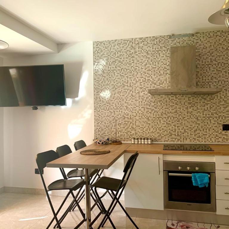 Duplex-Bungalow in Playa de las Américas,3 minutes near the best beaches in Tenerife - Apartamento de 2 dormitorios - 3