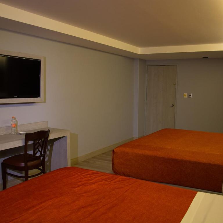 Hotel El Senador - Habitación Doble Estándar con 2 camas dobles - 4