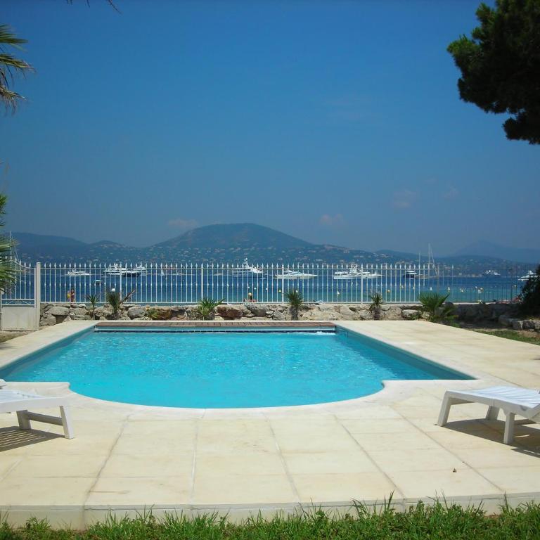Villa Playa del Sol - B1e1 - Chambre Quadruple avec Salle de Bains Commune - 1