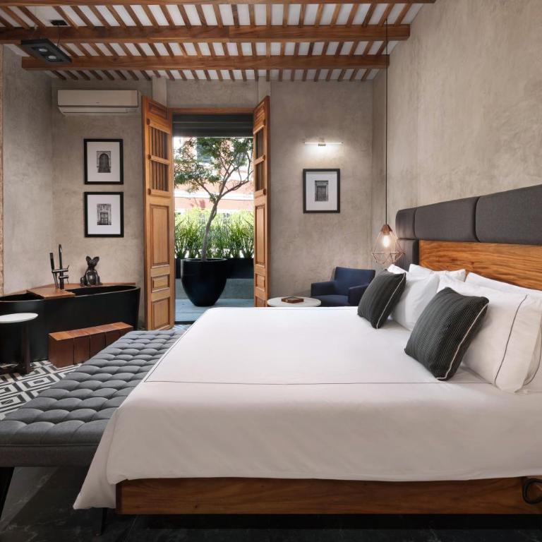 Diez Diez Collection - Deluxe King Suite - 3