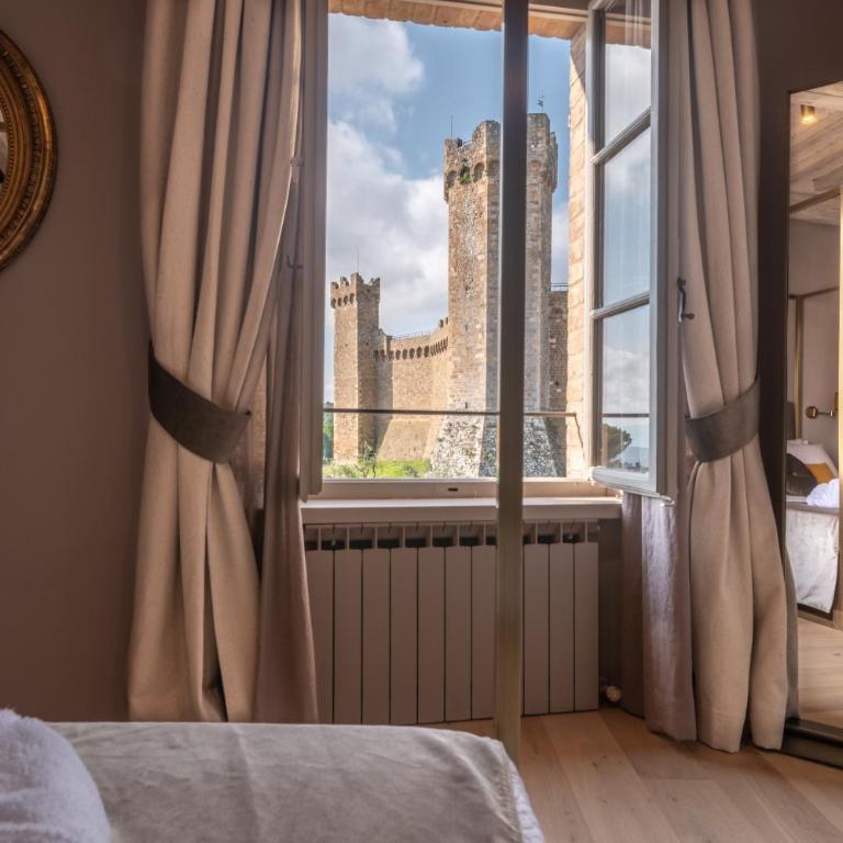Casa Franci Montalcino - Deluxe Double Room with Castle View - 1