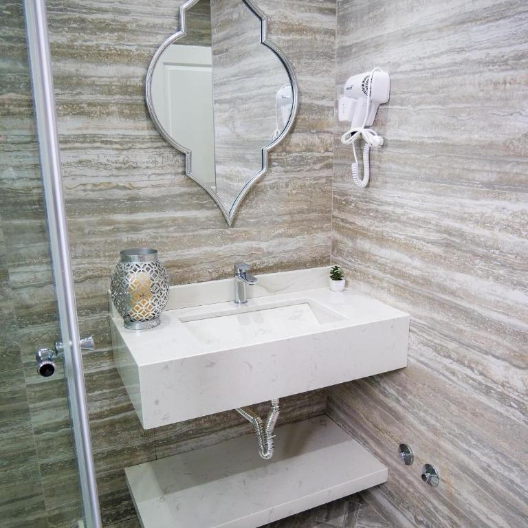 Onyx Luxury - One-Bedroom Apartment - 8