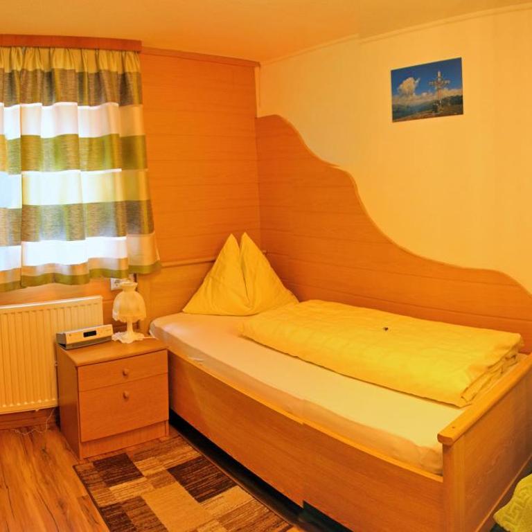 Haus Waldheim - Einzelzimmer mit Gemeinschafts-WC - 6