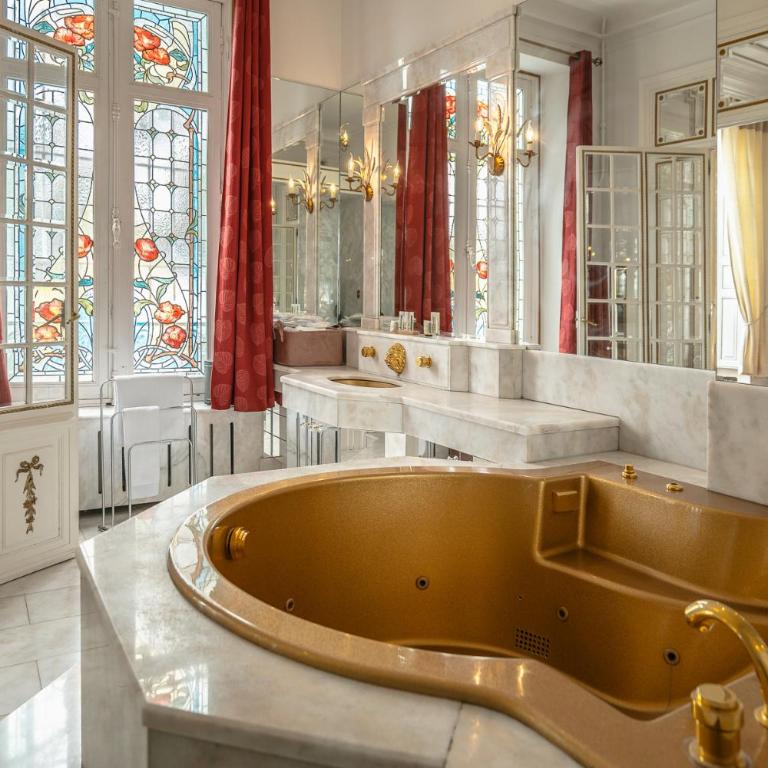 Château des Orchidées Stay in a French Castle - Suite Deluxe avec Lit King-Size - 7