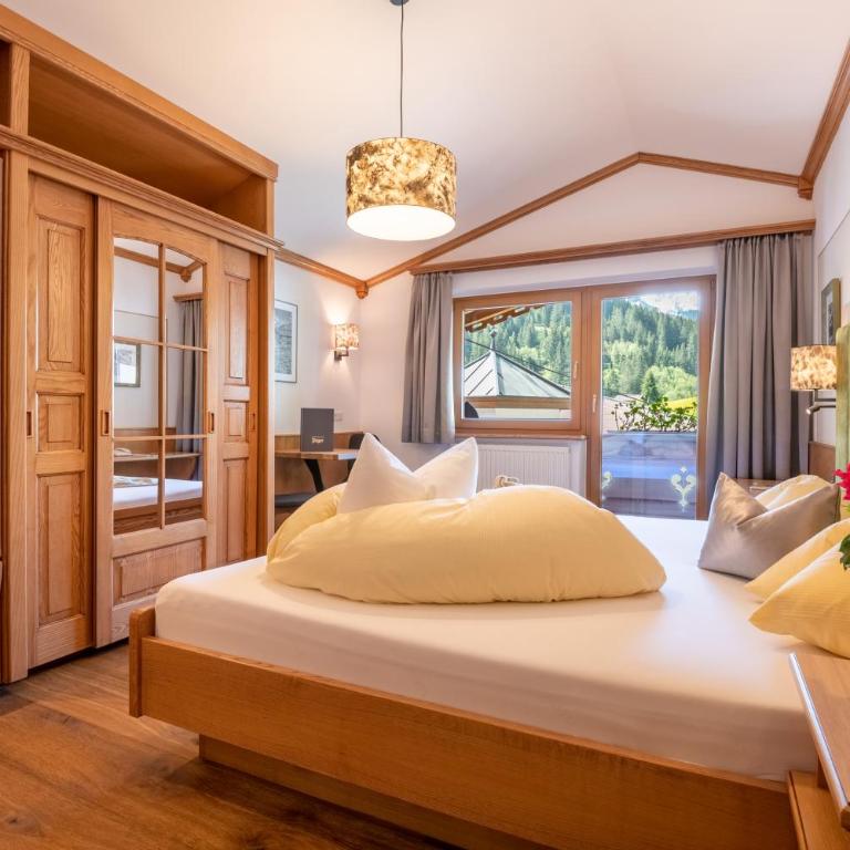 Hotel Jäger - Deluxe Familienzimmer mit Balkon - 4