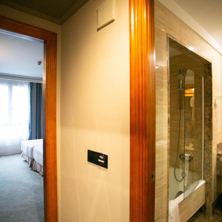 Hotel Sercotel Ciudad de Oviedo - Habitación Doble - 2 camas - 4