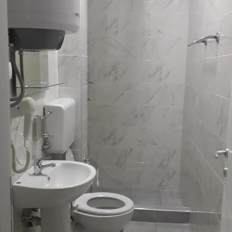 Villa Boho Cherga - Dvokrevetna Soba sa Bračnim Krevetom i Sopstvenim Kupatilom - 3