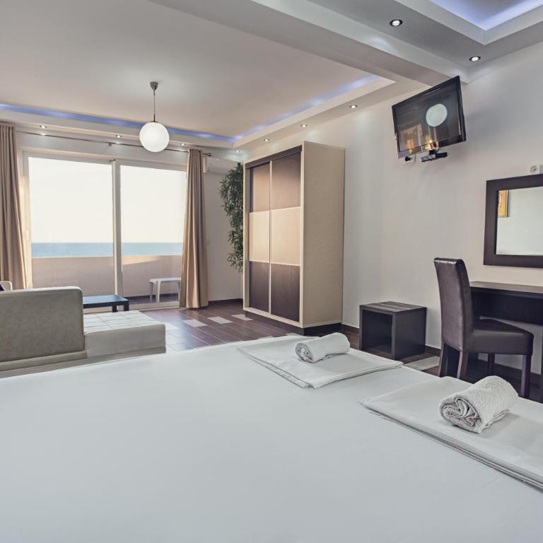 Apartments Atlantis - Studio with Balcony and Sea View (4 Adults) - 1