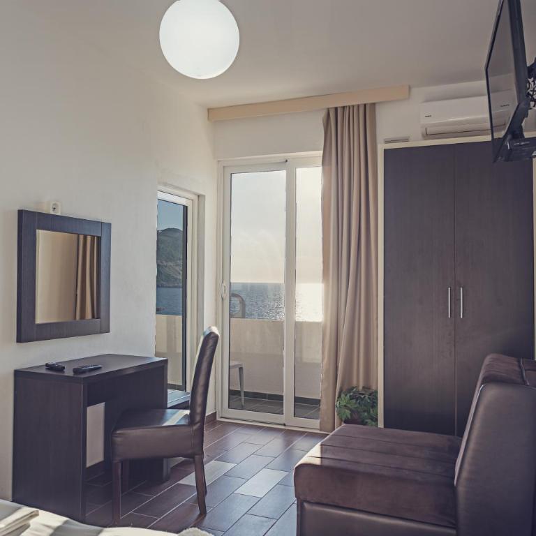 Apartments Atlantis - Studio with Balcony and Sea View (3 Adults) - 11