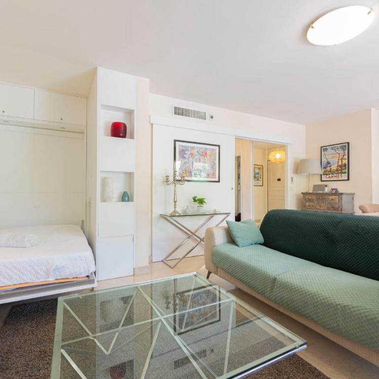 Apartment 2 bedrooms2 bathroomsdouble terrace & Garden in Palm beach area - Appartement - 8