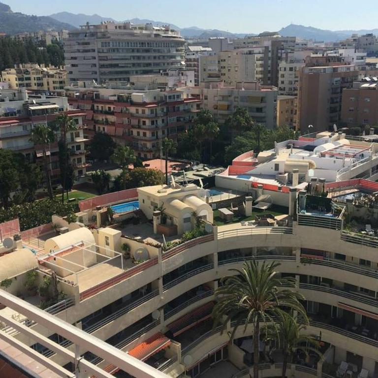 Penthouse with private pool, hot tub jacuzzi with sea views and chill-out zone, close to the sea - Three-Bedroom Apartment - 41