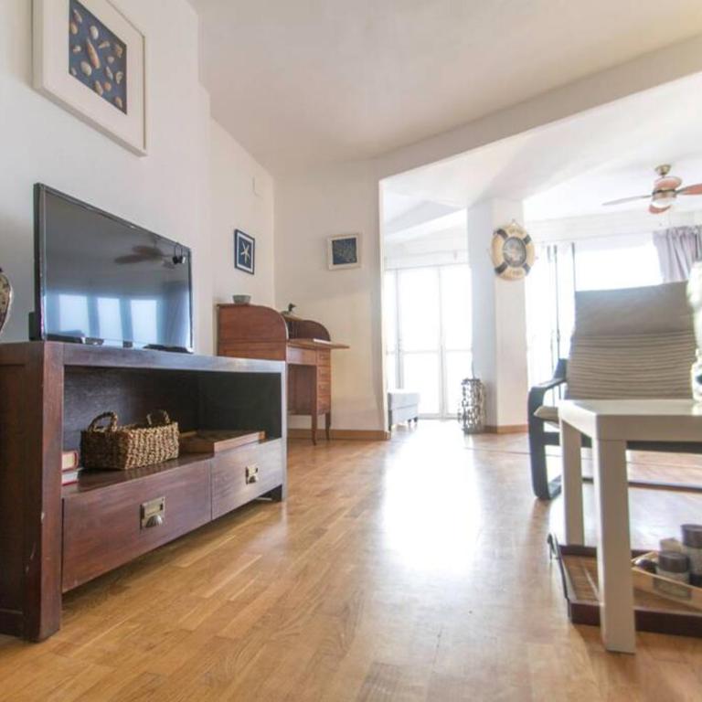 Primera linea de mar. Apartamento turístico Salou - Apartment - 8
