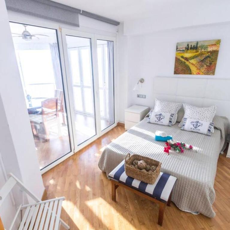 Primera linea de mar. Apartamento turístico Salou - Apartment - 24
