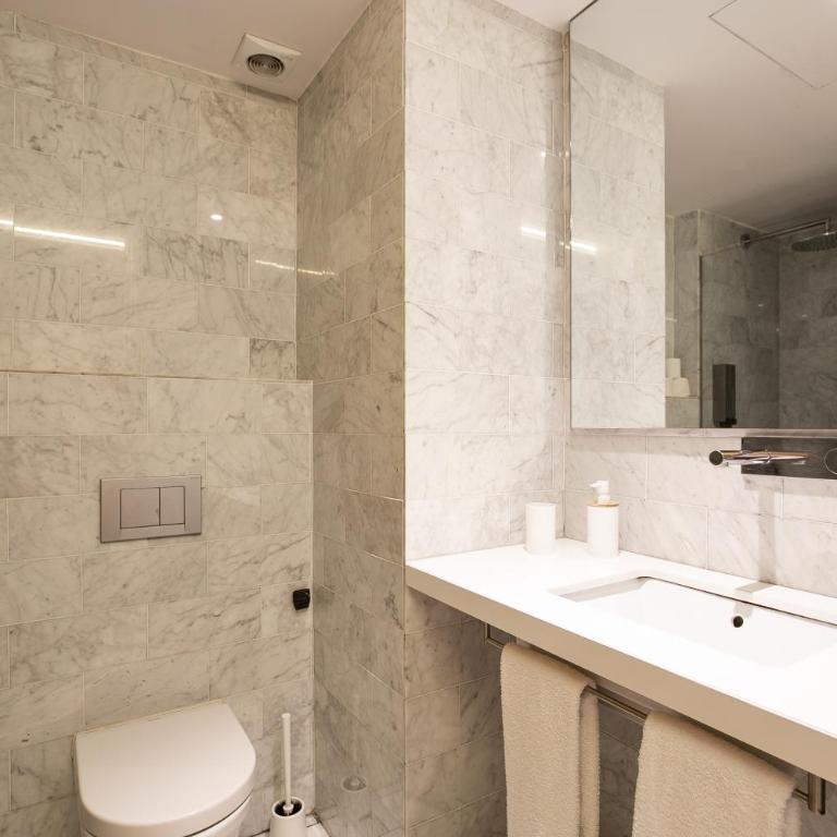 Decô Apartments Barcelona-Born Apt. - Three-Bedroom Apartment - 17