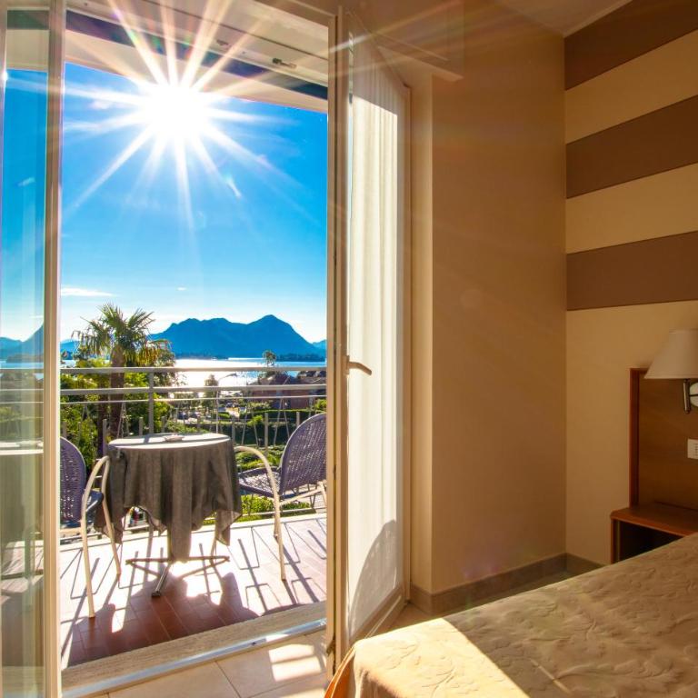Hotel Alpi - Camera Matrimoniale/Doppia con Letti Singoli con Vista Lago. - 1
