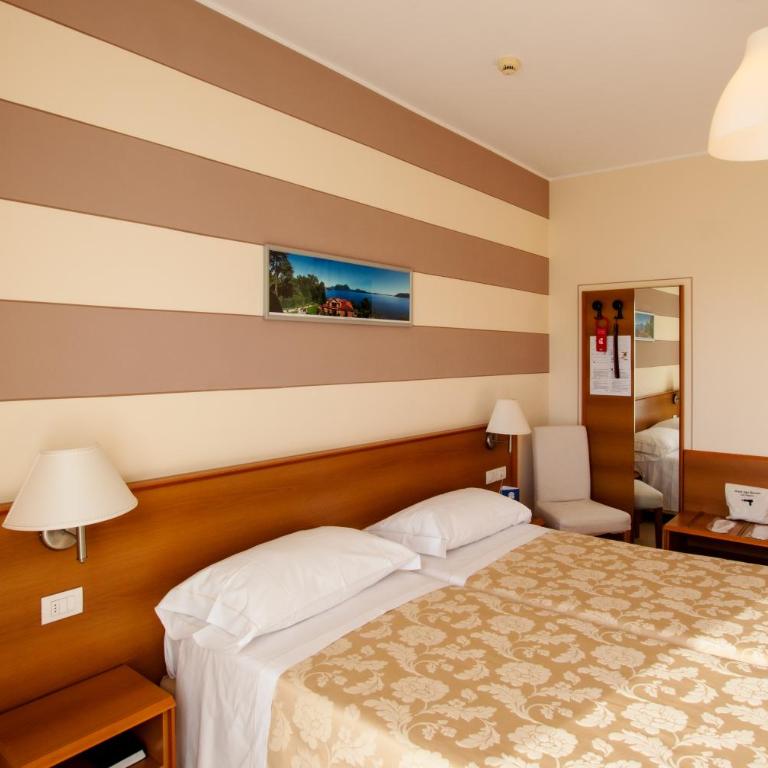 Hotel Alpi - Camera Matrimoniale/Doppia con Letti Singoli con Vista Lago. - 2
