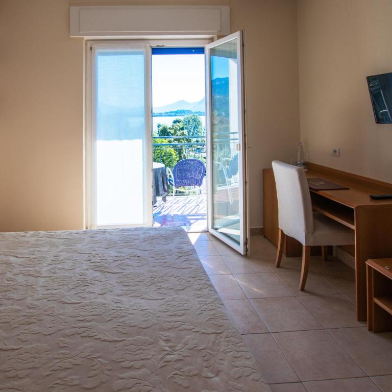 Hotel Alpi - Camera Matrimoniale/Doppia con Letti Singoli con Vista Lago. - 6