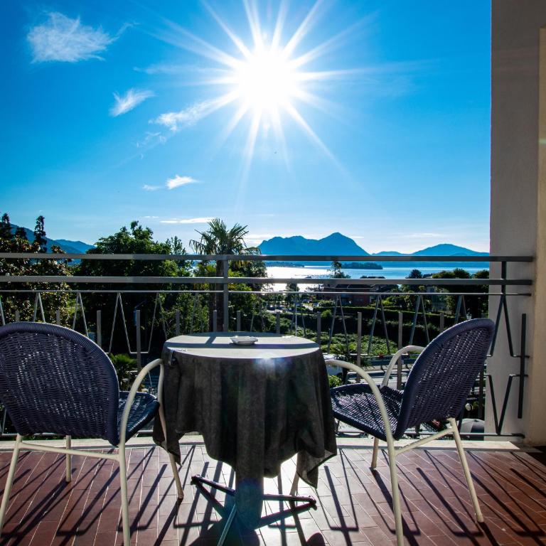 Hotel Alpi - Camera Matrimoniale/Doppia con Letti Singoli con Vista Lago. - 9