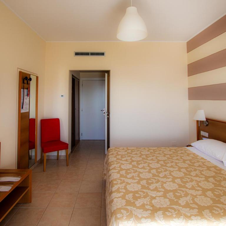 Hotel Alpi - Camera Tripla - 7