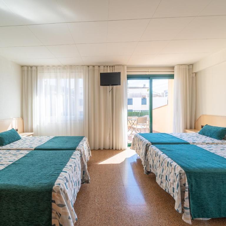 Hotel Medes II - Family Room (2 Adults + 2 Children) - 2