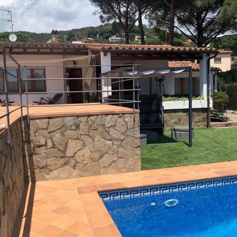 Casa con piscina en la Costa Brava - Villa con piscina privada - 2