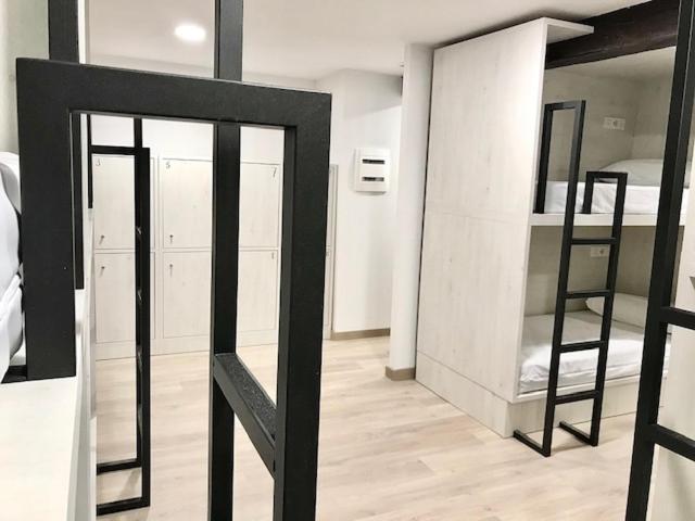 Quartier Leon Hostel Jabalquinto - Cama en habitación compartida mixta con baño privado - 18 camas - 8
