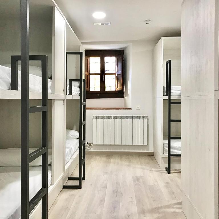 Quartier Leon Hostel Jabalquinto - Cama en habitación compartida mixta con baño privado - 18 camas - 11