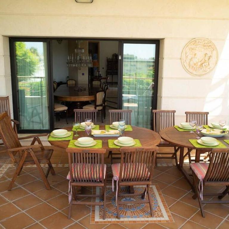 Beachside Villa in Puerto Marina, Benalmádena - Villa - 13