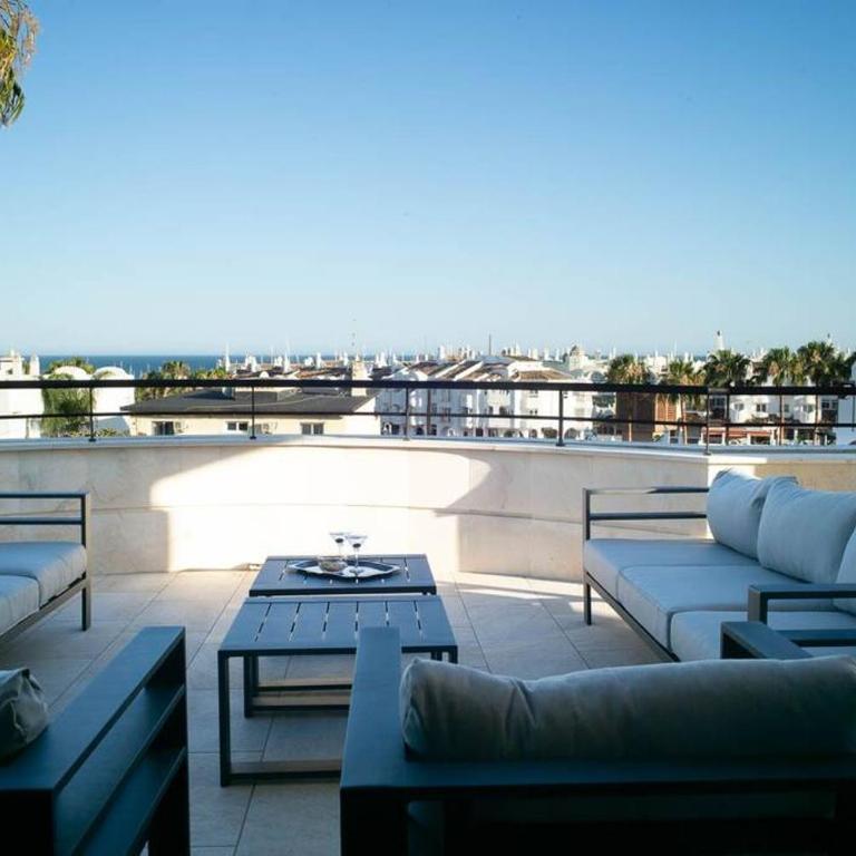 Beachside Villa in Puerto Marina, Benalmádena - Villa - 10