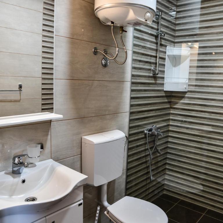 Casa Sinani - Apartman Tipa "Suite" sa Balkonom - 9
